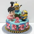 Torcik urodzinowy z minionkami