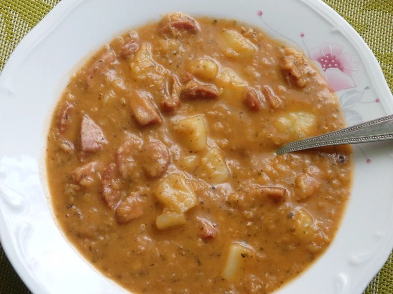 Zupa z czerwonej soczewicy