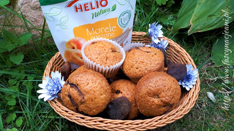 Muffinki z suszonymi morelami