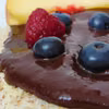 FIT OMLET Z NUTELLĄ Z BANANA I OWOCAMI