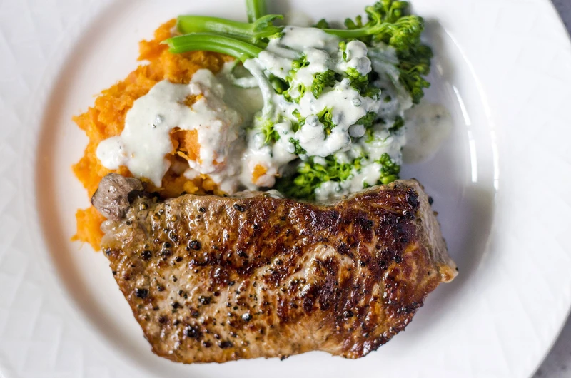 Stek z sosem gorgonzola