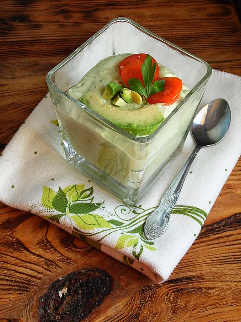 Chłodnik z avocado