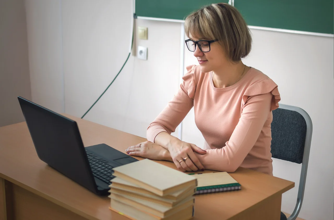 ZUS może wypłacać nawet 4 tys. złotych miesięcznie dodatkowo przed emeryturą! Po 56. roku życia warto złożyć ten wniosek
