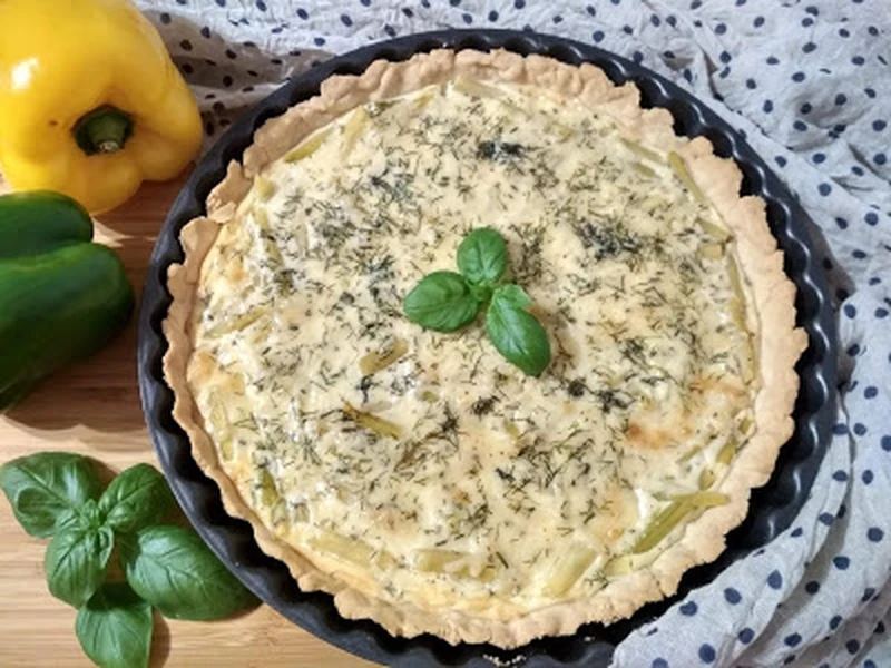 Tarta z fasolką szparagową i koperkiem