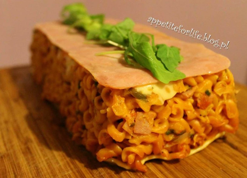 Pomidorowa zapiekanka makaronowa