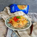 Makaron zapiekany z mozzarellą i pomidorami malinowymi