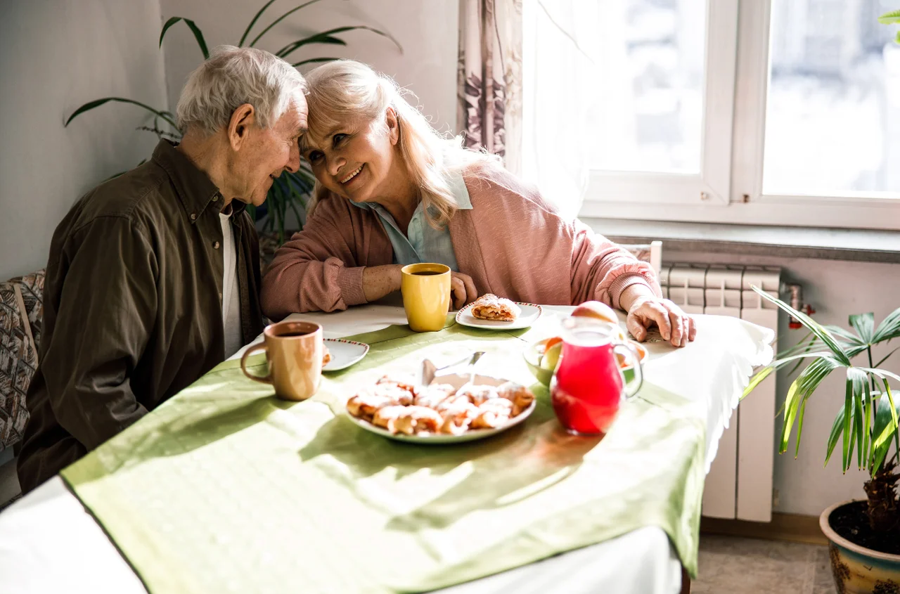 Listonosz zapuka wcześniej, a przelewy pojawią się szybciej! Wypłata emerytur i rent jeszcze przed świętami!