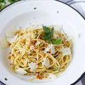 Spaghetti aglio olio e peperoncino