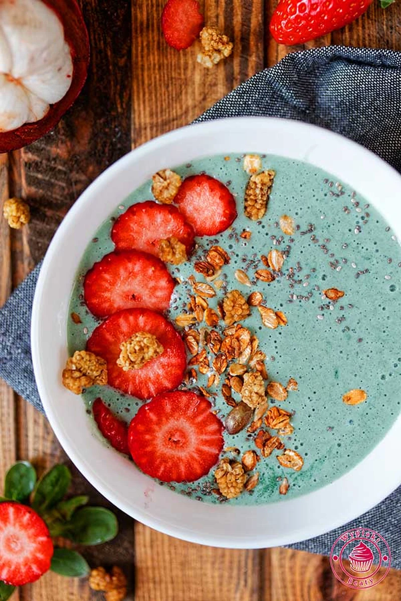 Bananowe smoothie ze spiruliną