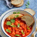 PRZEPIS NA GULASZ Z CIECIORKĄ