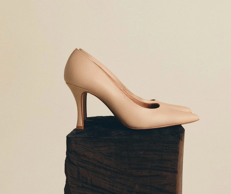 Klasyczne buty damskie, które pasują do każdego outfitu. Przedstawiamy uniwersalne kolory
