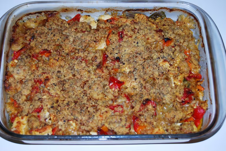 Crumble z kurczakiem i papryką