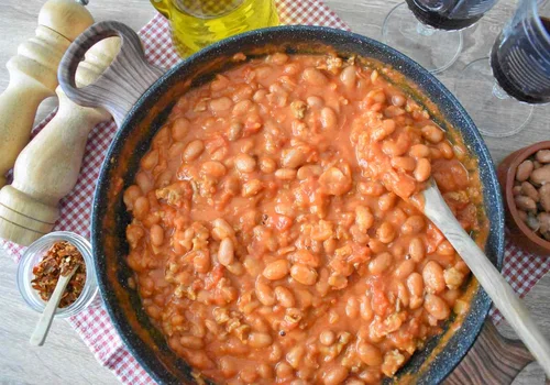 Fasola w sosie pomidorowym Trinità - „Fagioli alla Bud Spencer”
