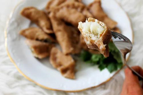 FIT Pierogi z wędzonym halibutem