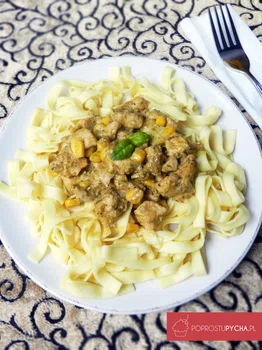 SZYBKI OBIAD- TAGLIATELLE Z KURCZAKIEM I ZIELONYM PESTO!
