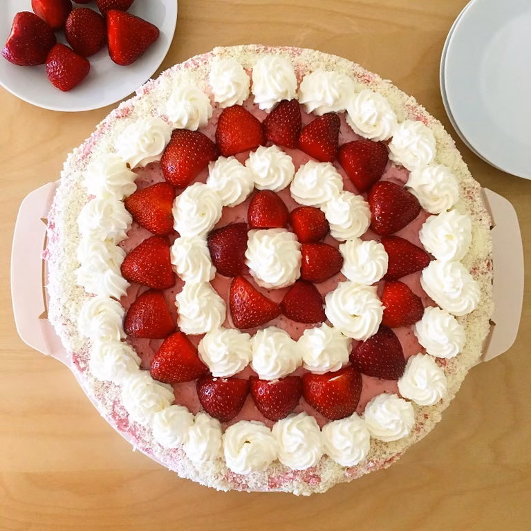 Tort truskawkowy