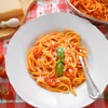 Spaghetti z sosem z pomidorków i bazylii