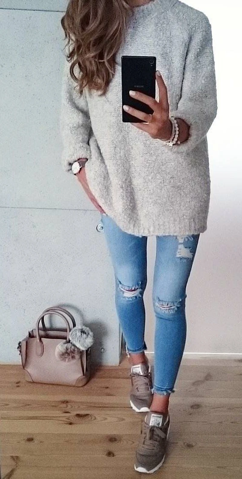 Jeansy z dziurami