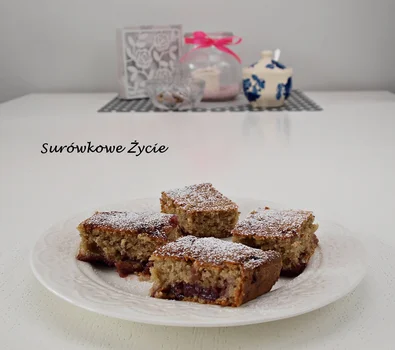 Ciasto jogurtowe z owocami (wiśniami)
