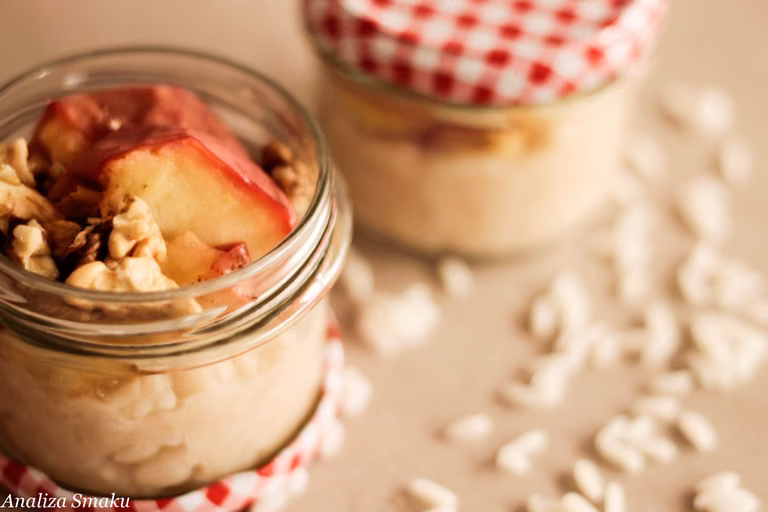 Pudding ryżowy z pieczonym jabłkiem
