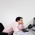 W 2024 roku będziemy pracować dłużej. Zyskamy jednak dodatkowy dzień wolny. Sprawdź kiedy!