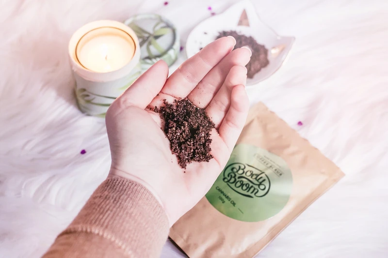 6 powodów, dla których warto sięgnąć po peeling kawowy!