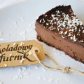 Bardzo czekoladowy tofurnik na spodzie z nerkowców, czyli sernik z tofu