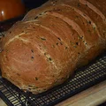 Chleb z oliwkami i szczypiorkiem