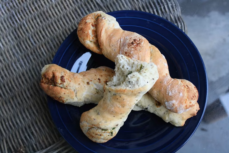 Czosnkowe  mini bagietki