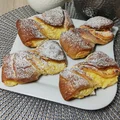 Zwijane drożdżówki z serem