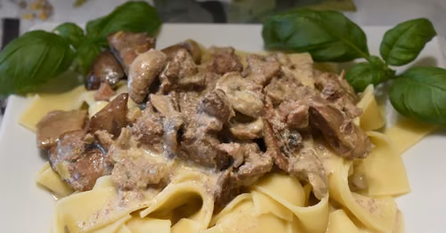 Tagliatelle z wątrobą drobiową