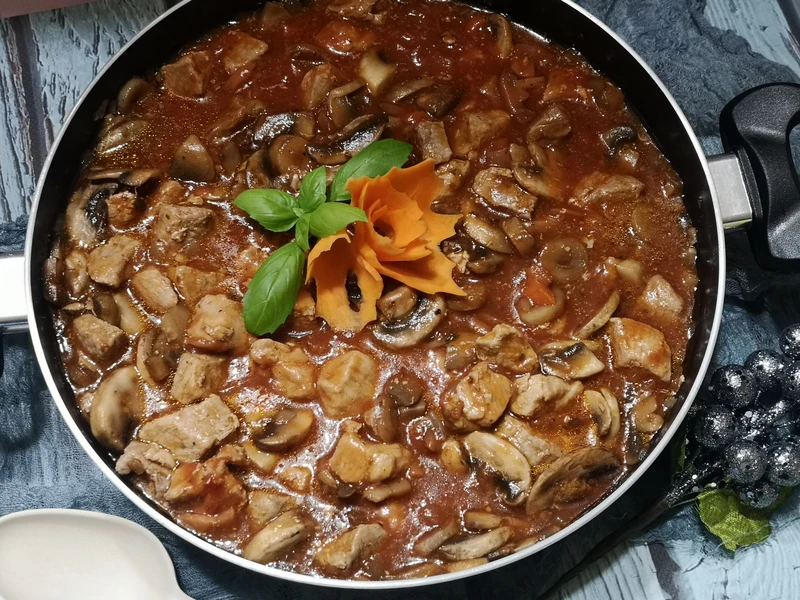 Szybki Gulasz pieczarkowy
