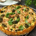 Bezglutenowa tarta z pieczonego jogurtu na spodzie z batatów