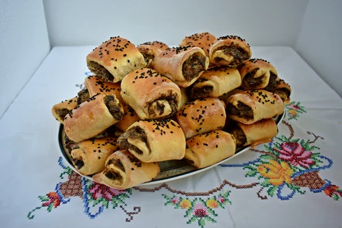 Drożdżowe paszteciki z kapustą świeżymi grzybami