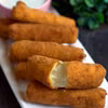 Smażone paluszki serowe - mozzarella sticks