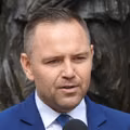Nawrocki pomaga powodzianom: Mocne słowa i apel do Trzaskowskiego!