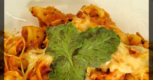 Zapiekanka z tortellini w sosie pomidorowym