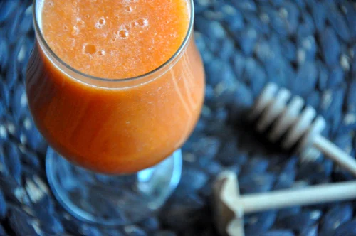 Marchewkowe smoothie z selerem naciowym - pogromca kalorii