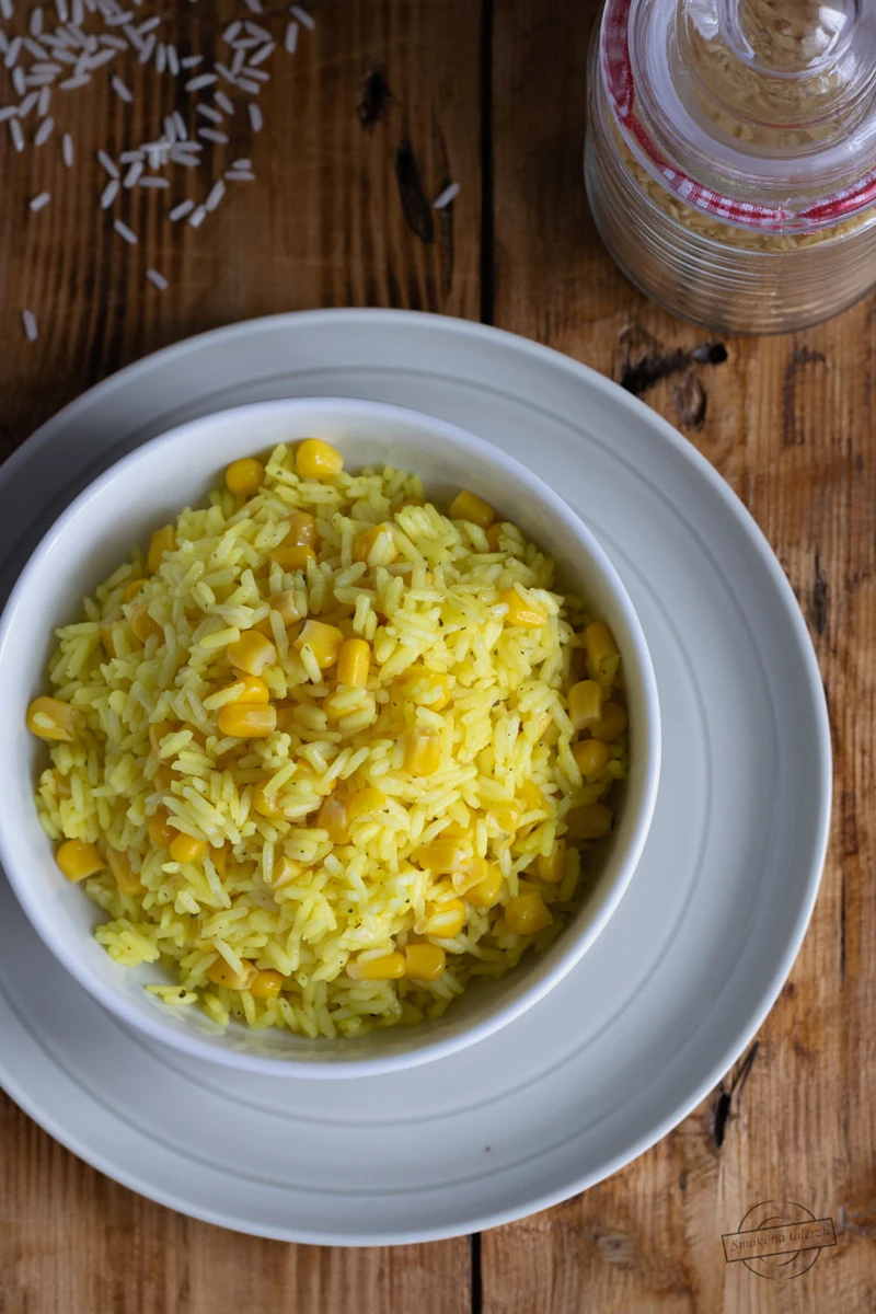 Ryż z curry i kukurydzą