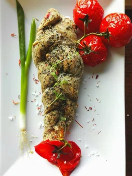 Polędwiczka z pomidorkami kiściowymi