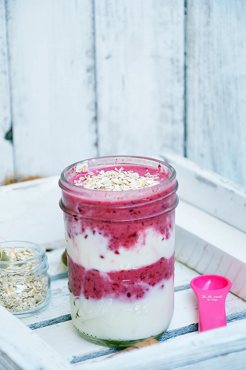 Mrożony jogurt jeżynowy