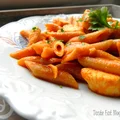Pełnoziarniste penne z kurczakiem w czerwonym curry