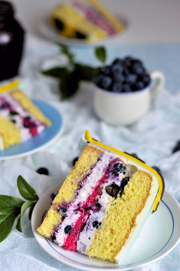 Tort migdałowo jagodowo
