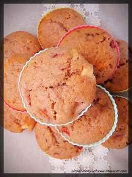 Muffinki z truskawkami i białą czekoladą