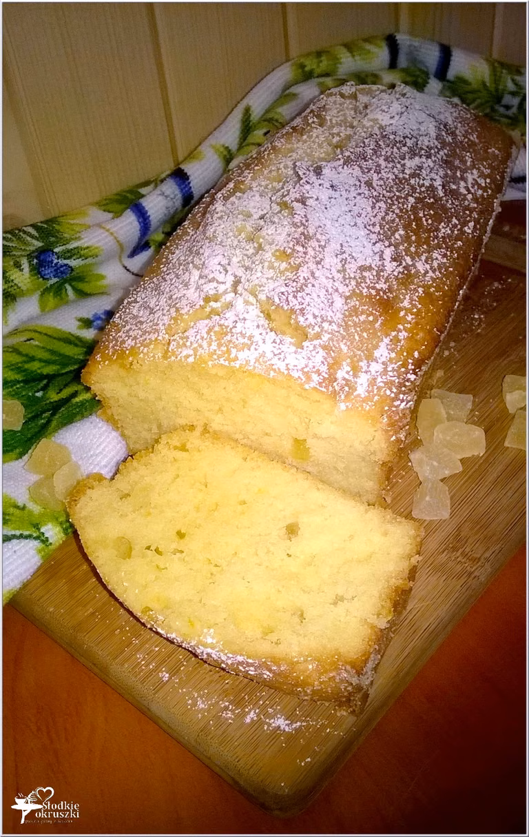 Proste ciasto cytrynowe z kandyzowanym ananasem