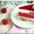 Sernik na zimno truskawkowa zebra