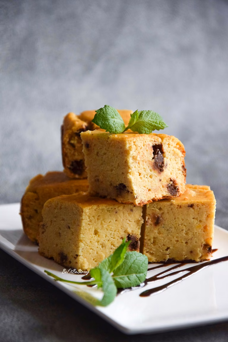 Proteinowe blondie bez mąki z czekoladą FIT