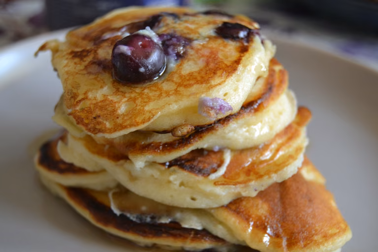 Pancakes z ricottą i borówkami