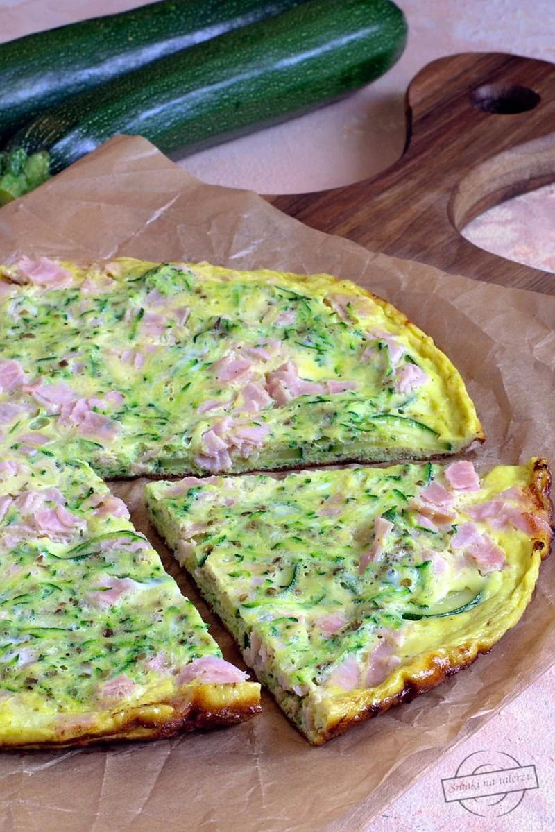Omlet z szynką i cukinią