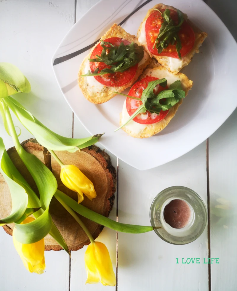 Bruschetta z hummusem